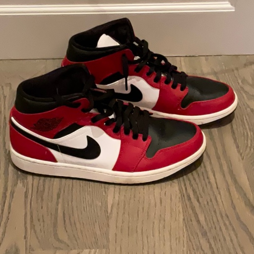 Nike Black, Red, and White Athletic Shoes